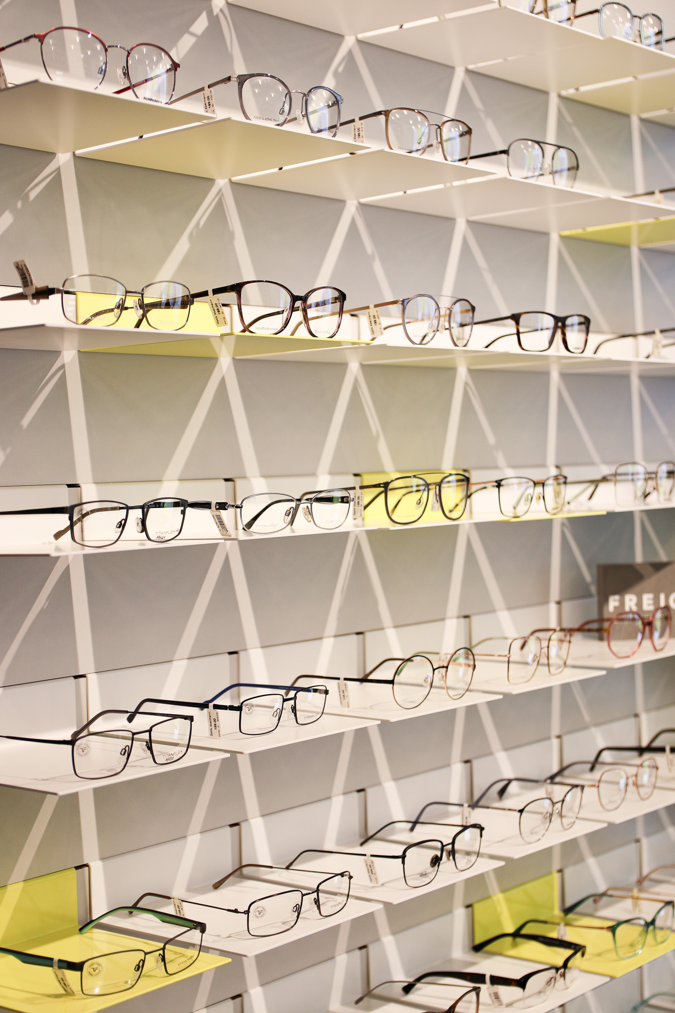 Schneller & Katricic Augenoptik Ladenbau by Future Supply